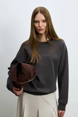 Woman Knitting Sweatsh Brown