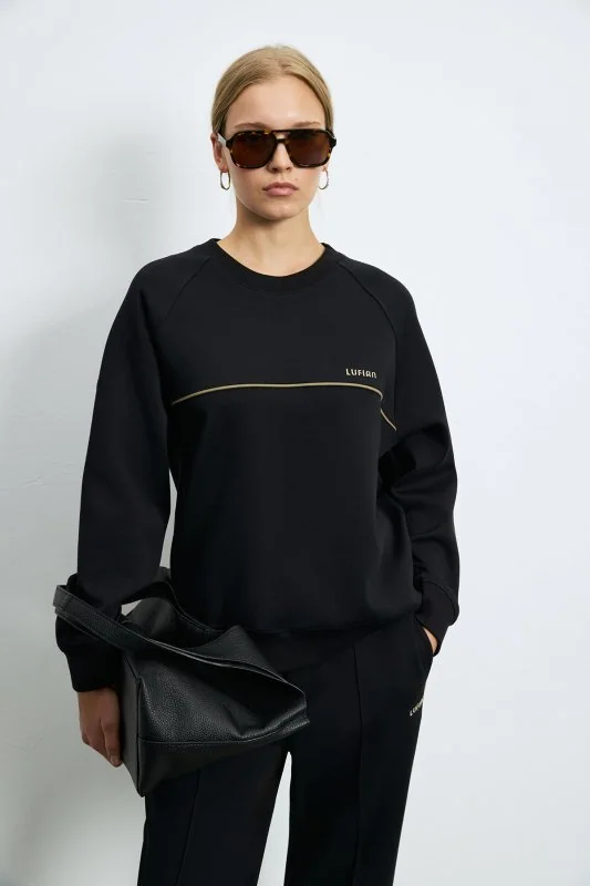 Woman Knitting Sweatsh Black