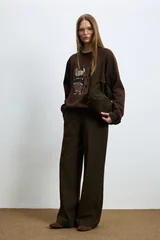 Woman Knitting Sweatsh Brown