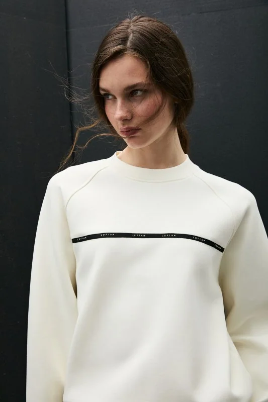 Angelına Women's Knitted Sweatshirt Off White