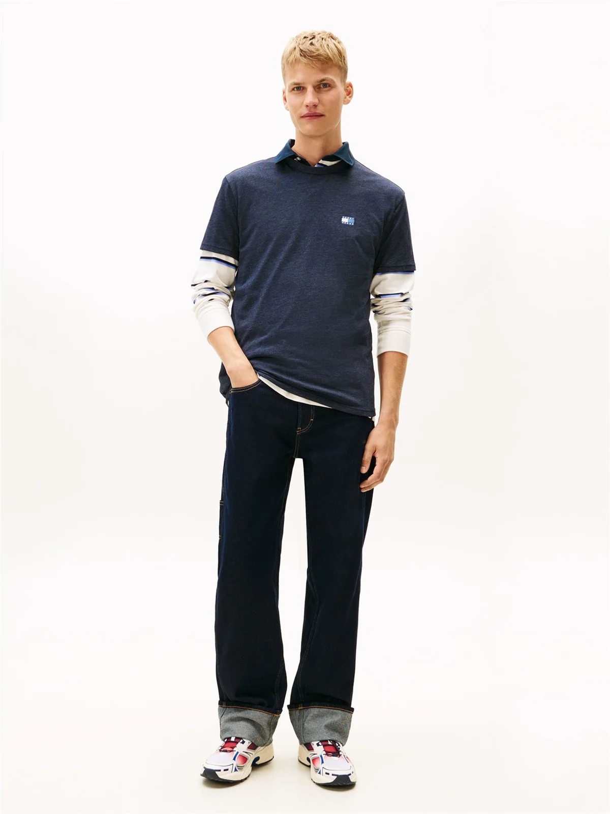 Tommy Jeans Tonal Tommy Badge Crew Neck T-Shirt - DK Navy - L
