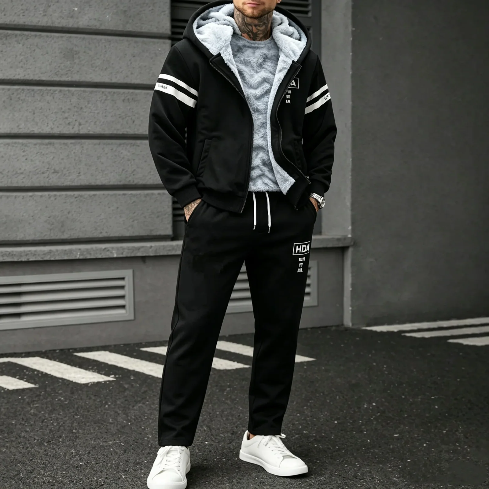 Men's Fleece Lined 2Pcs Tracksuit Autumn Winter Zip‑Up Hooded Jacket & Drawstring Sweatpants Stripe Print Warm Male Outfit Sets