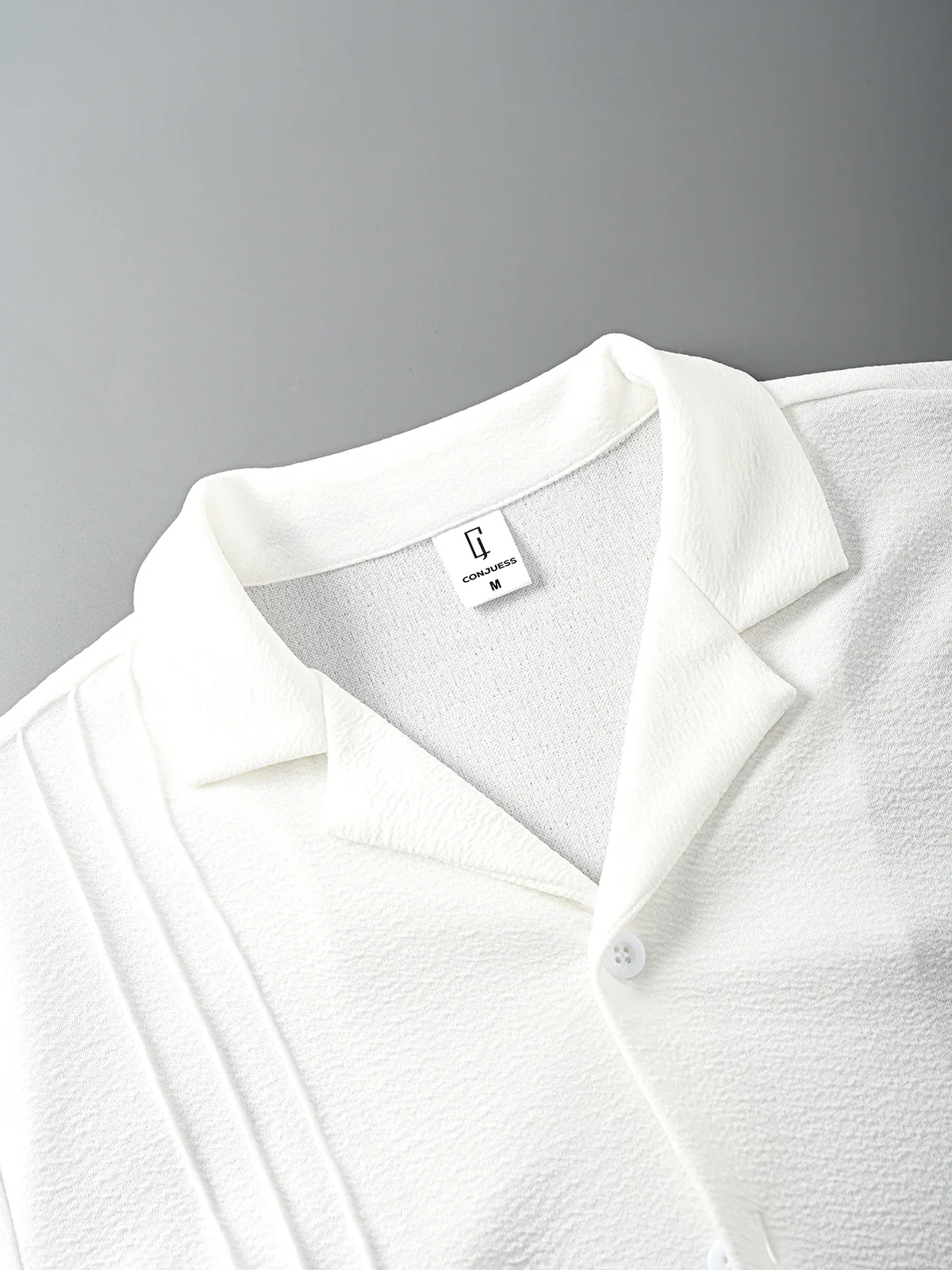 Men's White Textured Cuban Collar Short-Sleeved Shirt and Drawstring Shorts Two-Piece Set, Solid Color Casual Outfit, Lightweight and Breathable Summer Vacation Outfit