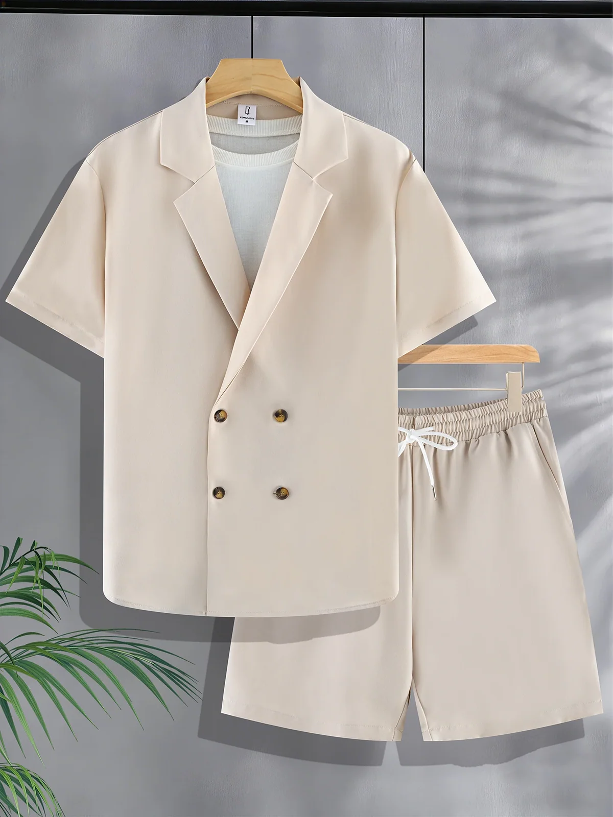 Men's Light Apricot Short-Sleeved Suit with Double-Breasted Collar, Two-Piece Set with Shorts, Summer Casual Outfit, Men's Daily Commuting Outfit Set