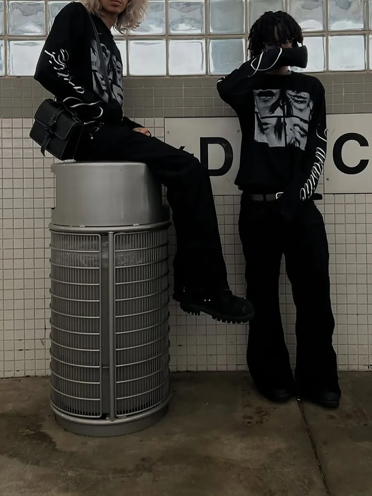 Dark Style Street Punk Unisex Long Sleeved Shirt with Retro Millennium Print T-Shirt