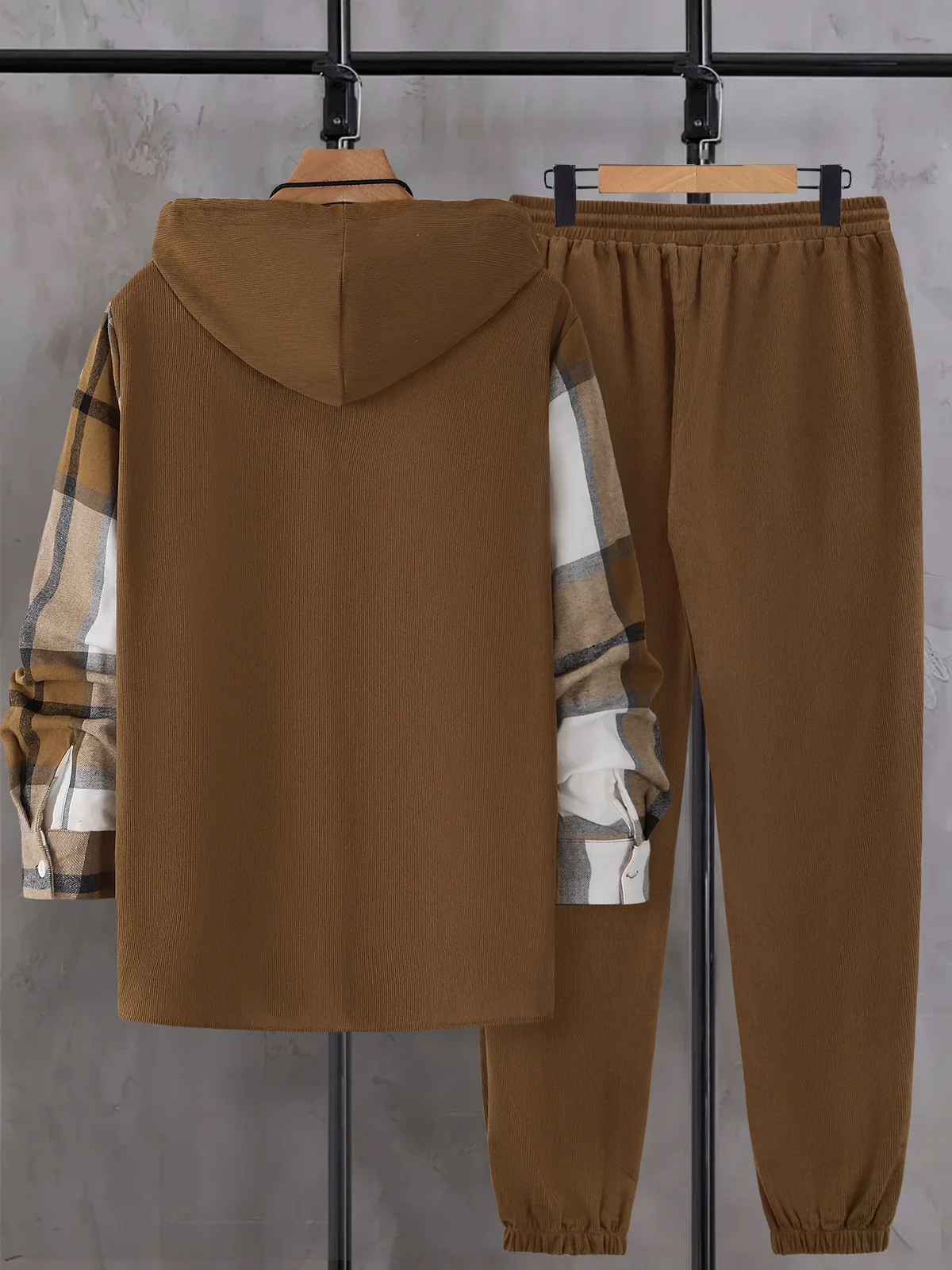 Men's Autumnal Hooded Set with Plaid Patchwork Jacket Drawstring Trousers Trendy Three-Piece Ensemble