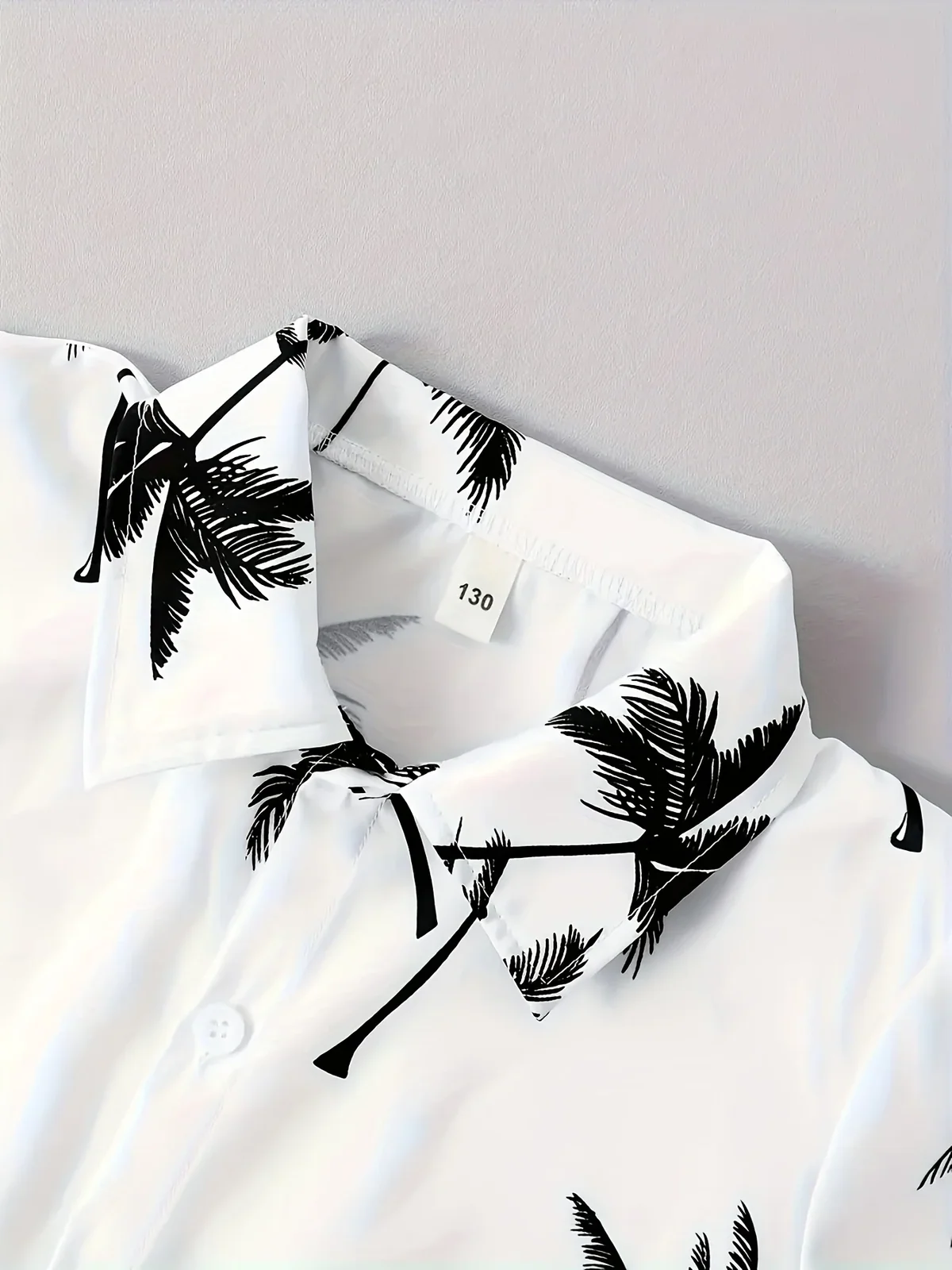 Hawaiian Tropical Plant Pattern Men Co‑ord Set Turn‑down Collar Button Shirt Elastic Waist Short Pant Vacation Suit